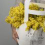Композиция с мимозой в сумочке фото 4
